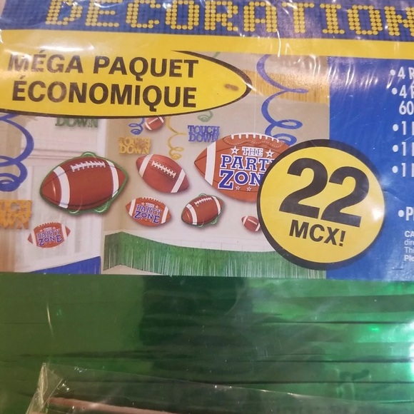 Giant Room Decorating Kit FOOTBALL - The Party Zone - 22 Pieces Mega Value Pack. - Picture 12 of 12